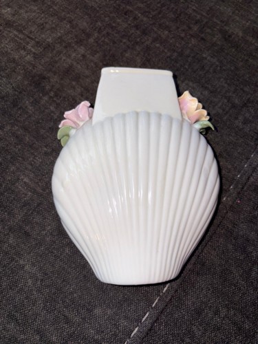 Vintage 6" Ceramic Flower Vase - photo 2