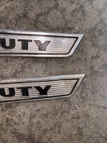 4 Vintage Car Emblems Decals - photo 2