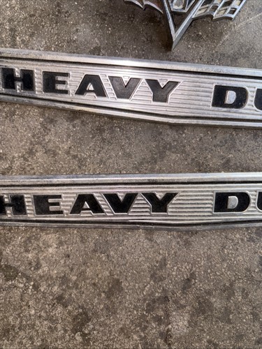 4 Vintage Car Emblems Decals - photo 3