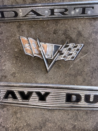 4 Vintage Car Emblems Decals - photo 5