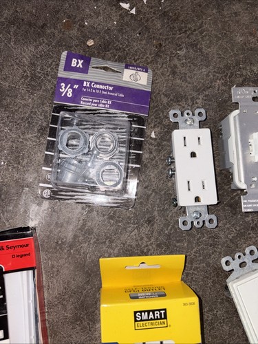 17 White Electrical Outlets Switches Dimmer GFCI BX Connectors L - photo 4