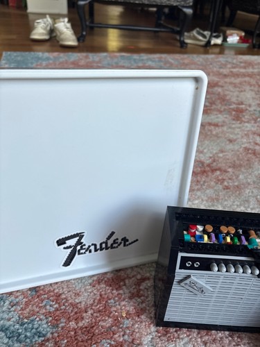 LEGO Ideas Fender Stratocaster 21329 - Mostly Complete - photo 2