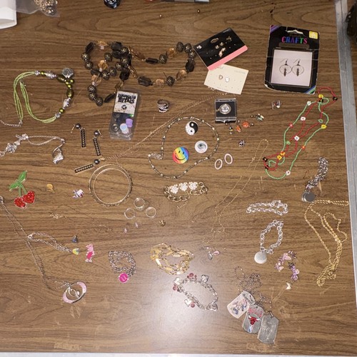 Mixed Lot Women’s Fashion Jewelry 50+ Pcs