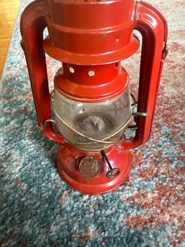 Vintage V&O No. 76 Red Hurricane Kerosene Lantern – 10" Camping - photo 2