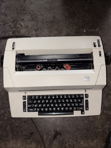 Vintage 1970s IBM Double Insulated Correcting Selectric II Typew - photo 4
