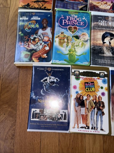 VHS lot Kids 23 Movies Walt Disney And Warner Brothers - photo 2