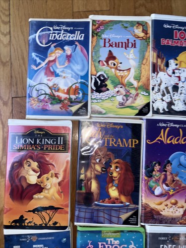 VHS lot Kids 23 Movies Walt Disney And Warner Brothers - photo 3