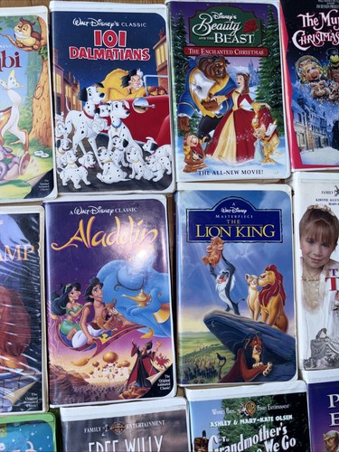 VHS lot Kids 23 Movies Walt Disney And Warner Brothers - photo 4