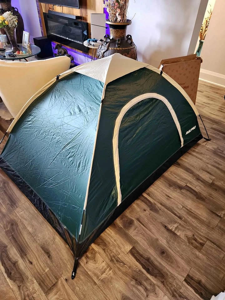 🇨🇦  Camping tent shelter for 2 with foam floor mat