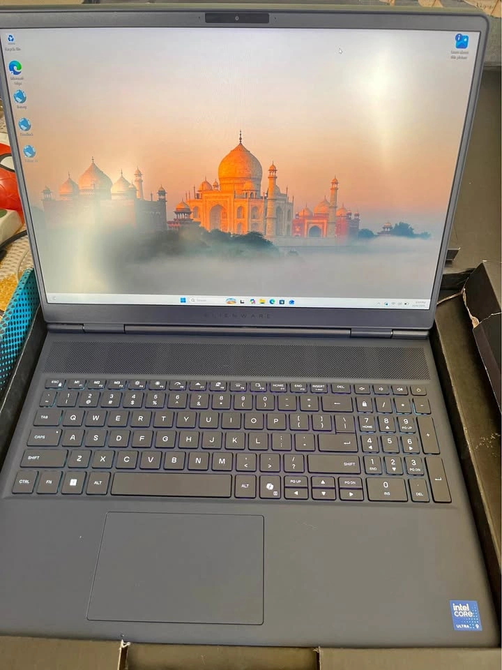 Alienware x16 Gaming Laptop - Intel Core Ultra 9, RTX 5070