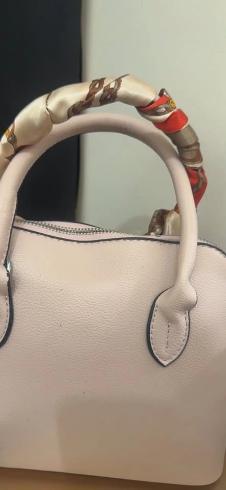 Handbag with Silk Scarf and Horse Keychain - photo 2