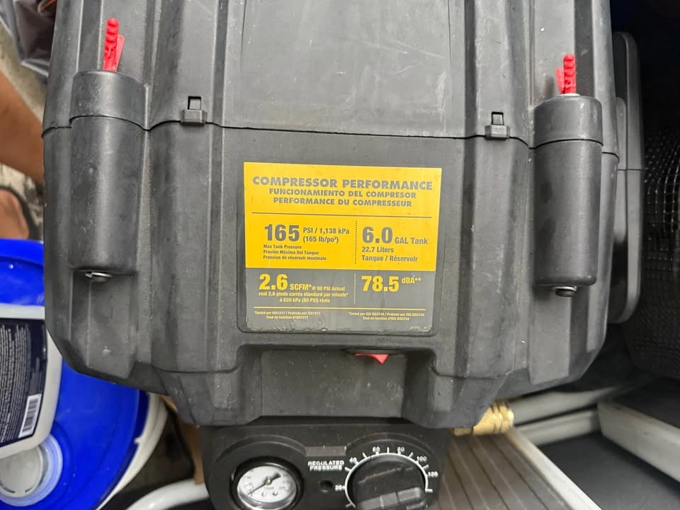 DEWALT 6 Gallon 165 PSI Pancake Air Compressor - photo 3