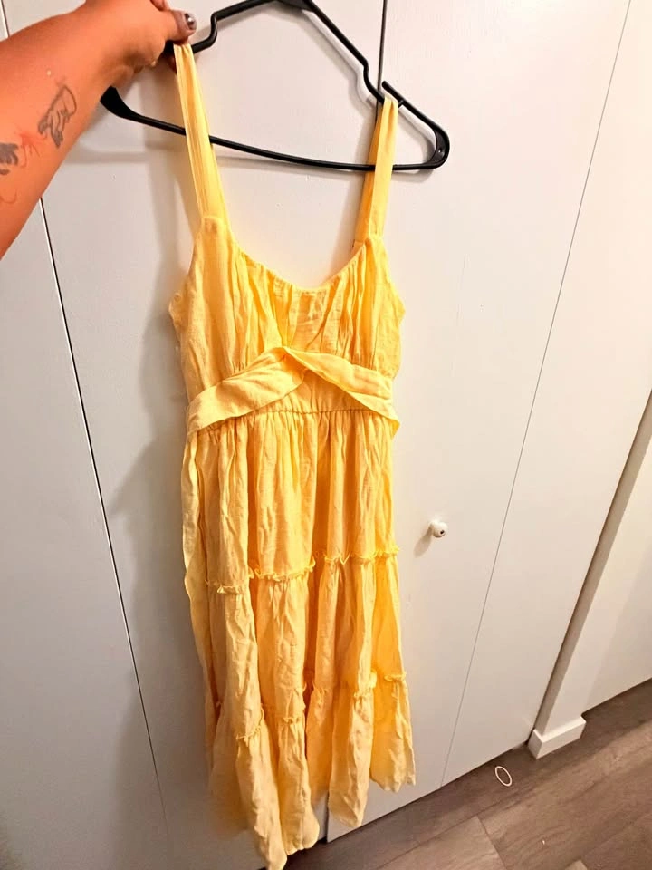 Yellow dress