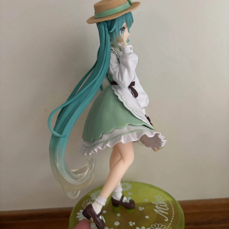 Miku figure - photo 2
