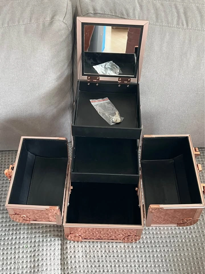 Kodi Professional Rose Gold Diamond Makeup Train Case - photo 3
