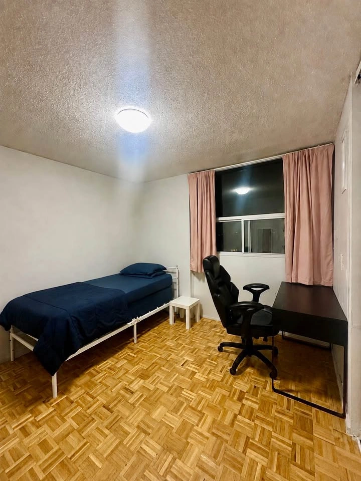 Private room for rent - photo 2