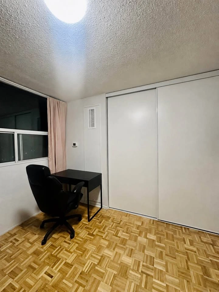 Private room for rent - photo 3