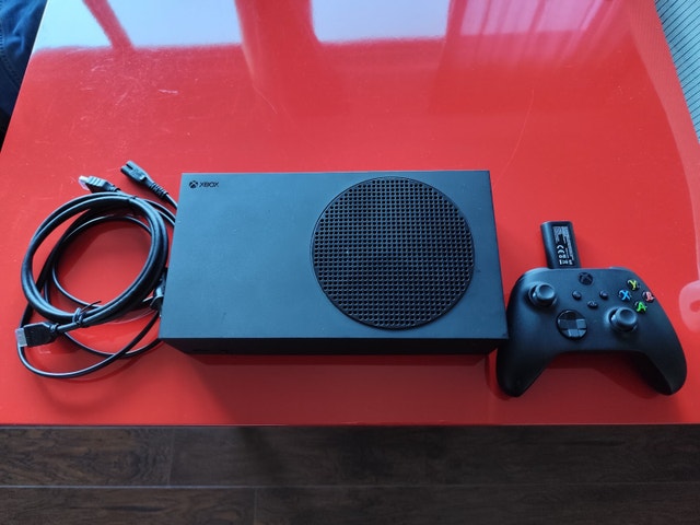 Xbox Series S 1TB w/games