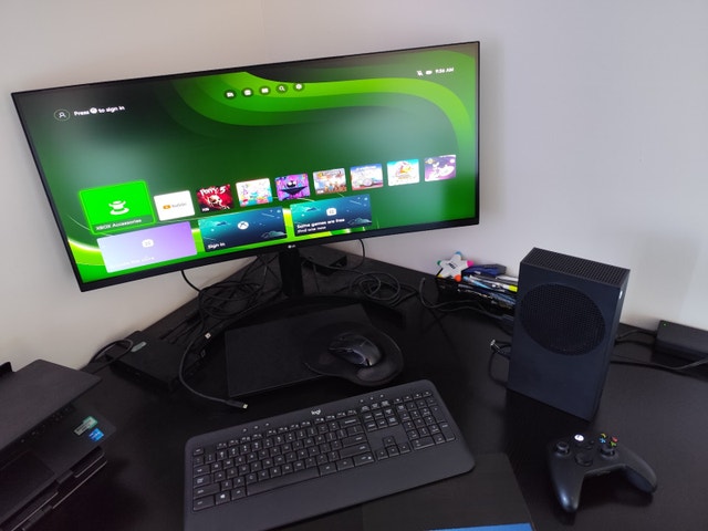 Xbox Series S 1TB w/games - photo 3