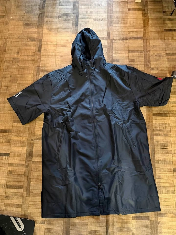 Waterover Canada Swim Parka/ Outdoor changing poncho - NEW