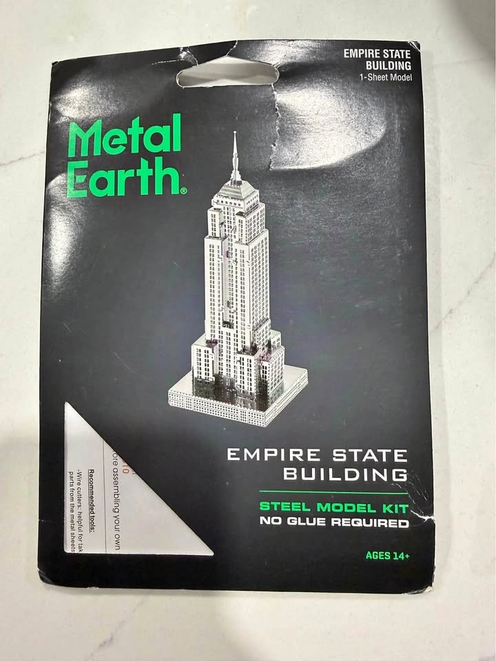 Metal Earth Empire State Building Steel Model Kit – Brand New