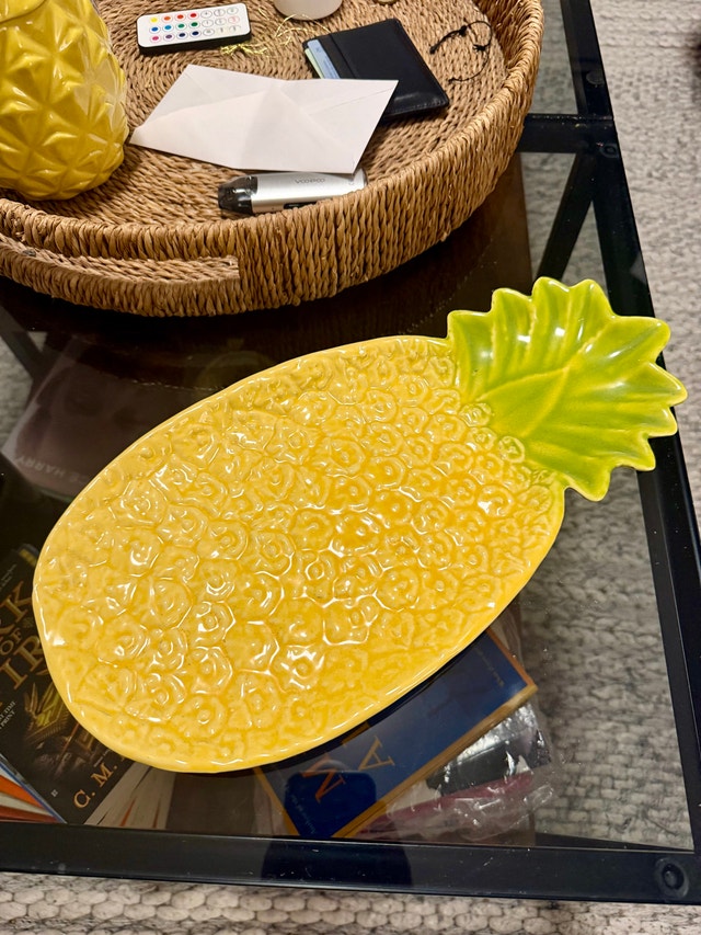 Ceramic Pineapple Shaped Serving Tray / Decor Piece – 14.5" - photo 3