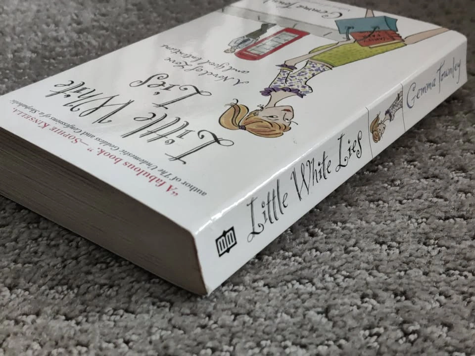 Little White Lies: Novel Love and Good Intentions Gemma Townley - photo 3
