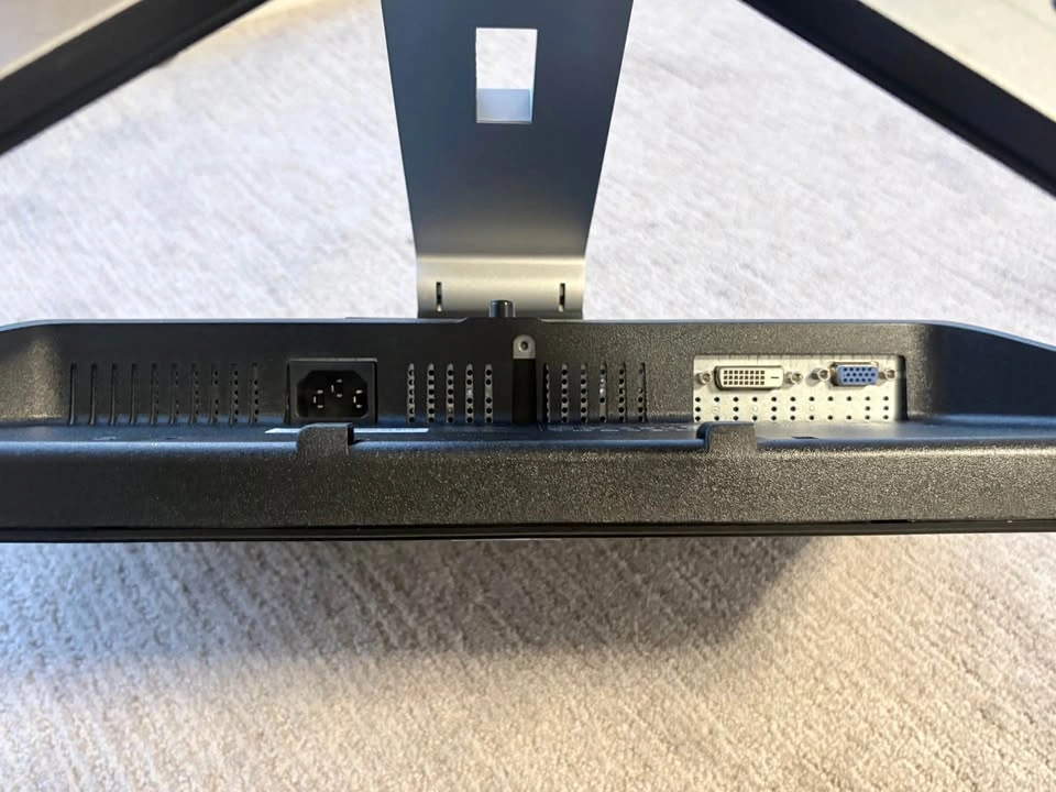 Dell E228WFPc 22-inch Widescreen Monitor - photo 3
