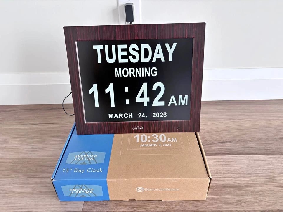 Large Day Clock and calendar American Lifetime 15"