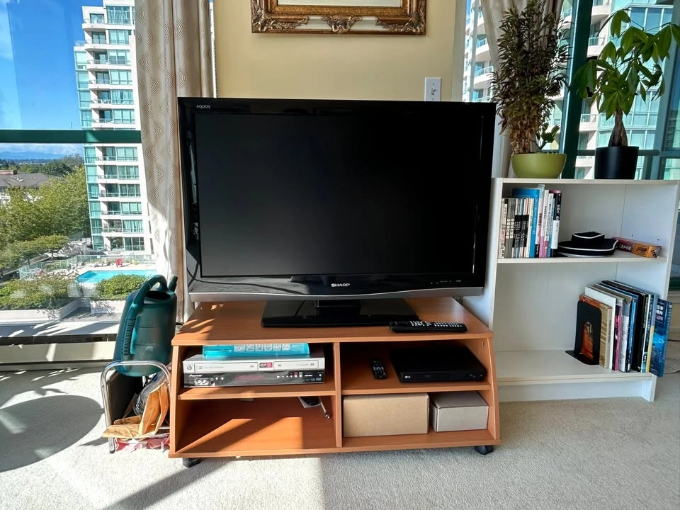 Wood TV / Media Stand on Casters - photo 2