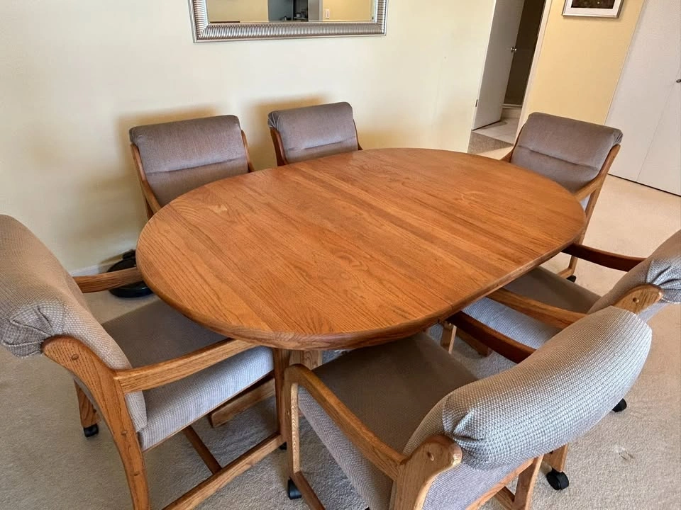 Solid Oak Extendable Dining Table + 6 Caster Armchairs - photo 3