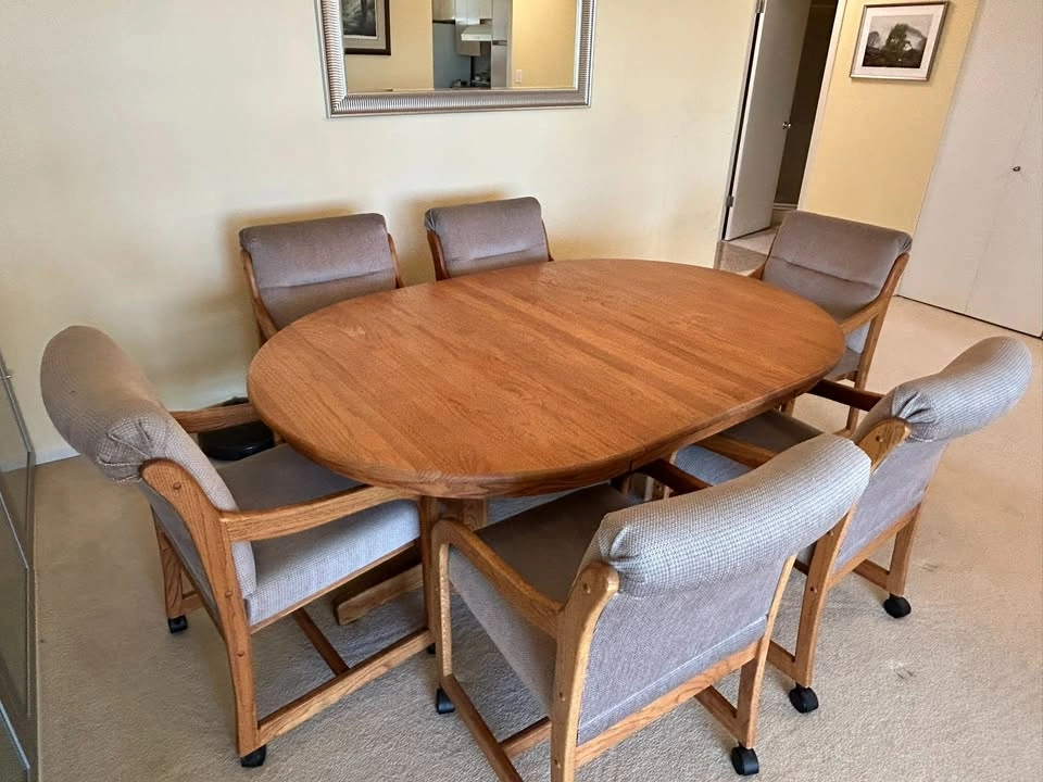 Solid Oak Extendable Dining Table + 6 Caster Armchairs - photo 4