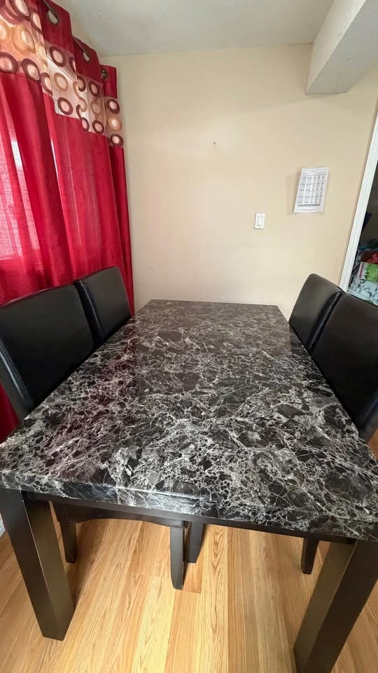 Moving sale - JYSK 4 seater Dining Table - photo 3