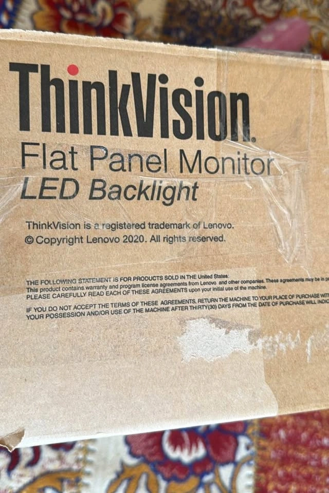 Moving sale - Thinkvision flat panel monitor - photo 2