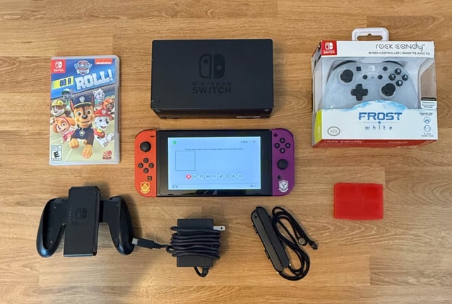 Nintendo Switch Bundle - Game - Accessories