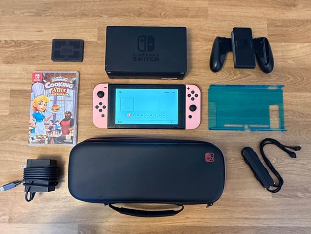 Nintendo Switch Bundle - Accessories - Game - Case