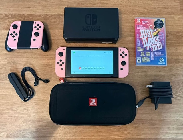 Nintendo Switch Bundle #1 - Game and Accessoires