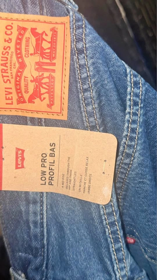 Brand NEW Levi Jeans