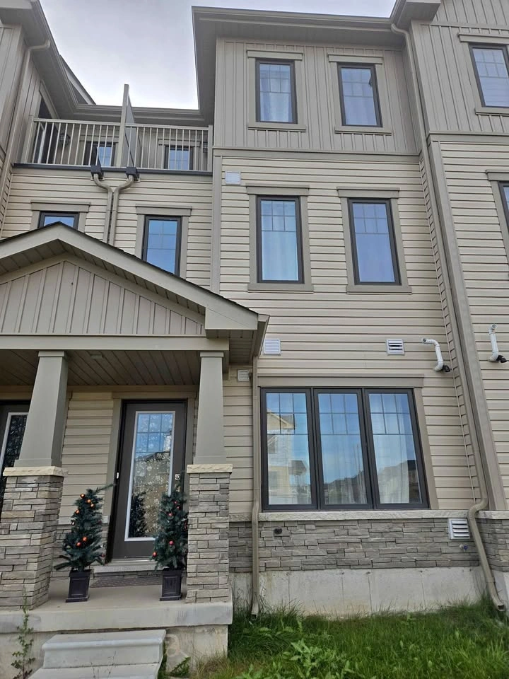 4 Beds 2.5 Baths - Townhouse