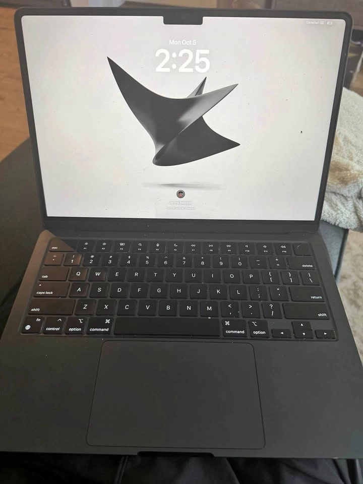 Apple MacBook Air 13-inch M3