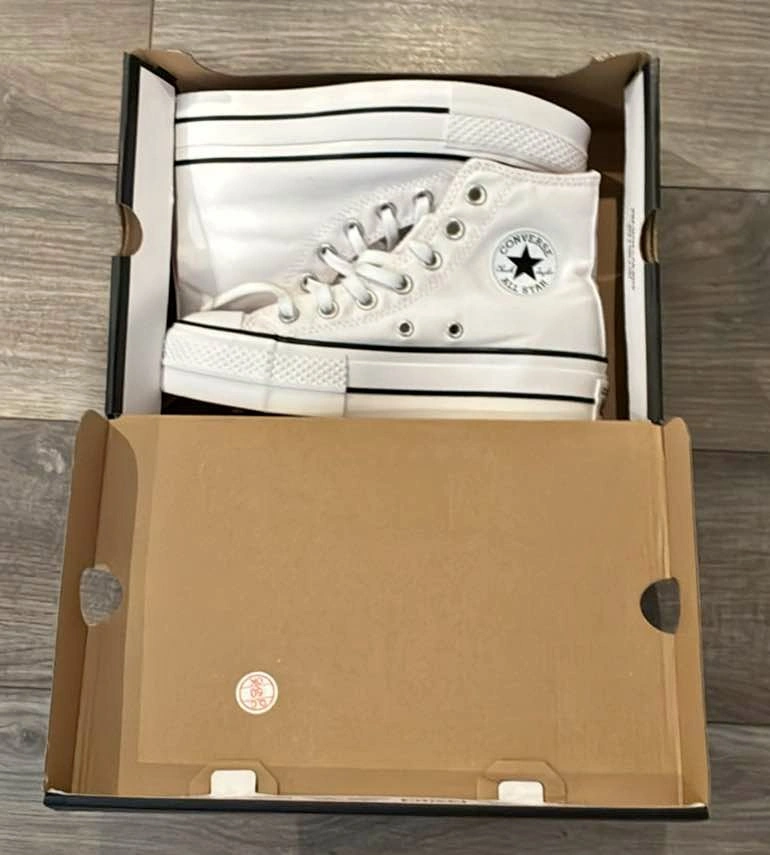 Women’s Converse Size 5