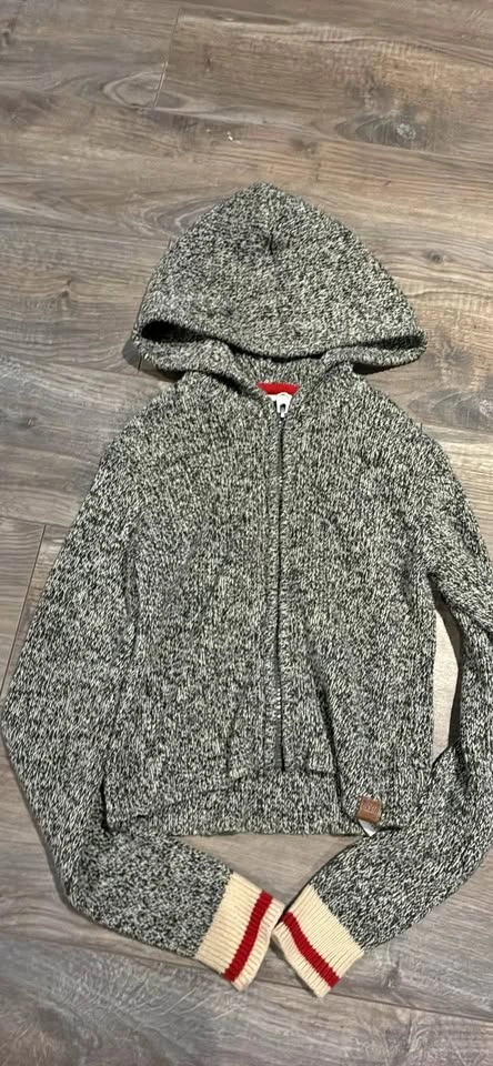 Roots girls(kids) Cabin full zip hoodie size Large 9/10