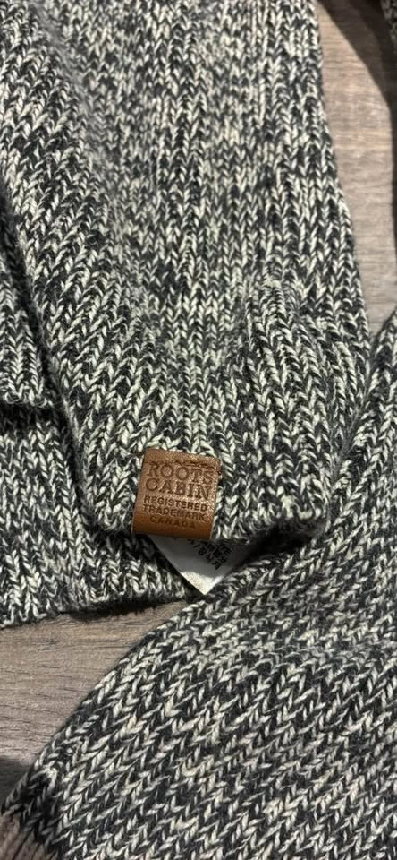 Roots girls(kids) Cabin full zip hoodie size Large 9/10 - photo 2