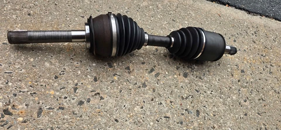 OEM Toyota Landcruiser Passenger side axle- Used Good Condition - photo 2
