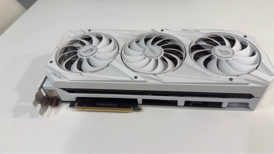 ASUS ROG STRIX RTX 3090 OC WHITE 24GB - photo 4