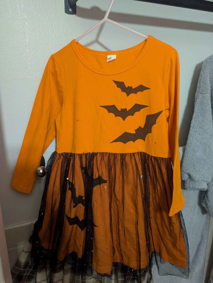 3 girls size 5T or 5 fall dresses - photo 2