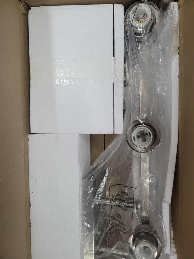 Bathroom Vanity Light Fixture - 39in (new in box) - photo 4