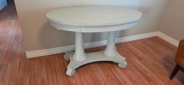 Antique Oval Entry/Accent Table