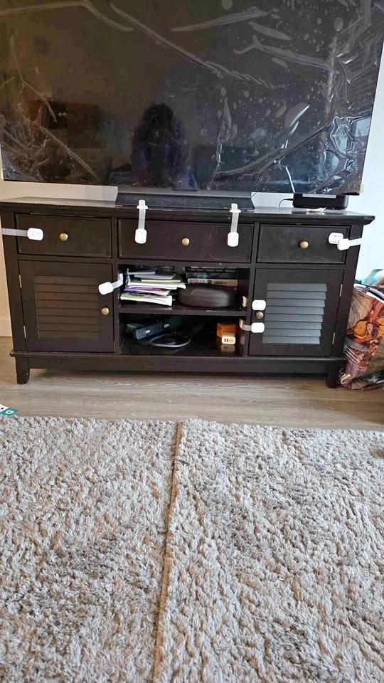 Wood TV Stand 55" - 3 Drawers + 2 Doors