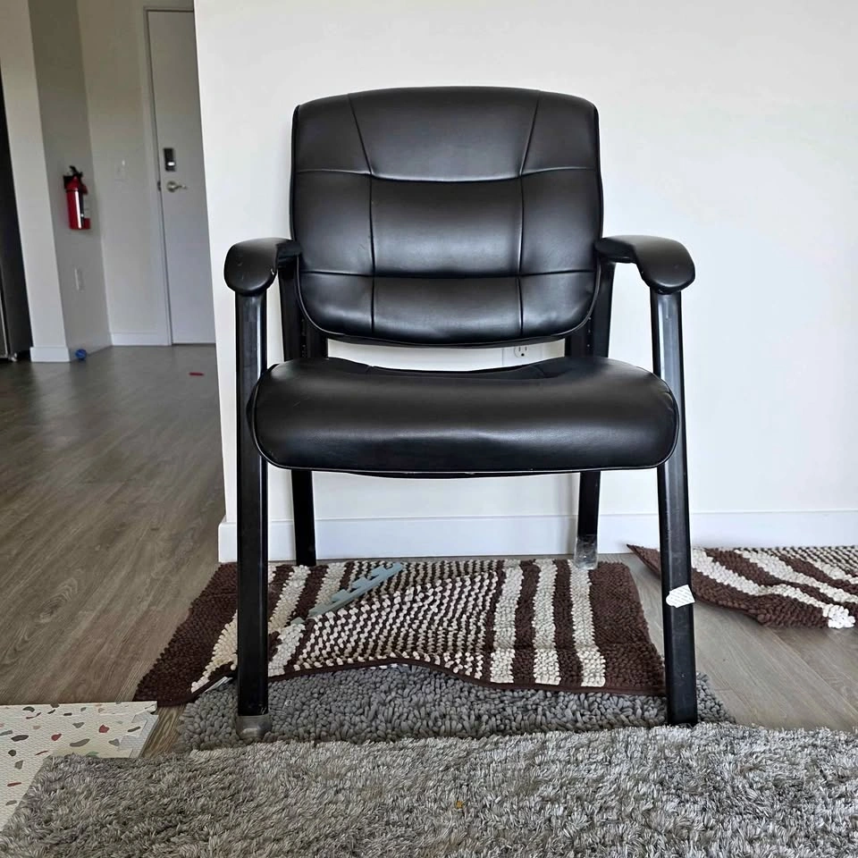 Black Faux Leather Guest Office Chair